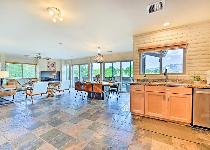 Patio & Panoramic Desert Views: Getaway!